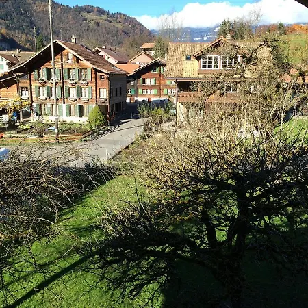 Ferienhaus Moos * Gsteigwiler